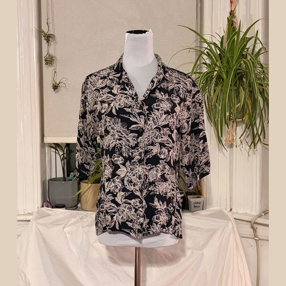 Vintage 90s Black & White Floral Short Sleeve Button Up Union Made Silky Shirt